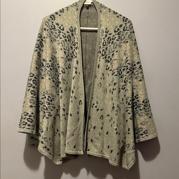 Cabi Sweaters - Cabi Gray Leopard Print Open Front Poncho O/S